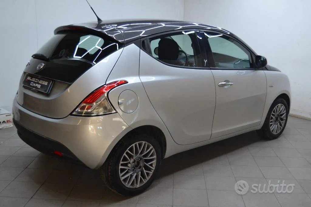 Lancia Ypsilon 2011 photo 4