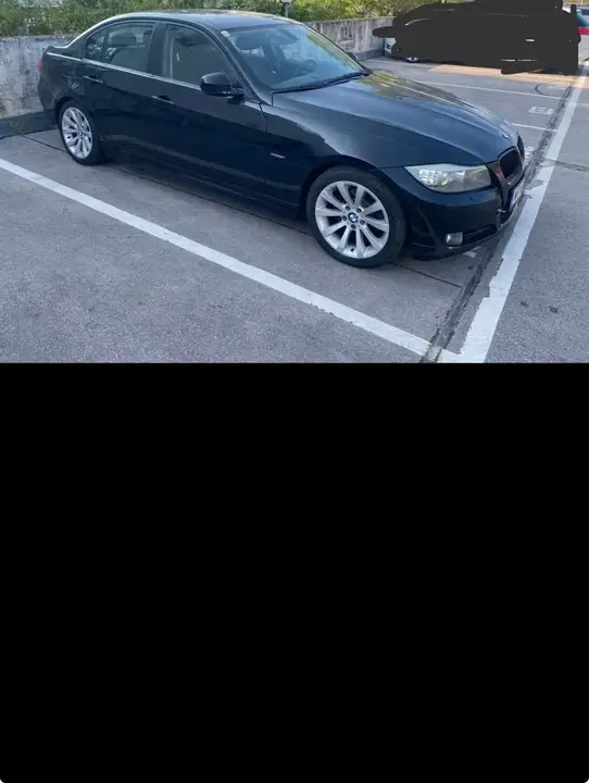 BMW 3 Series 2010 photo 3