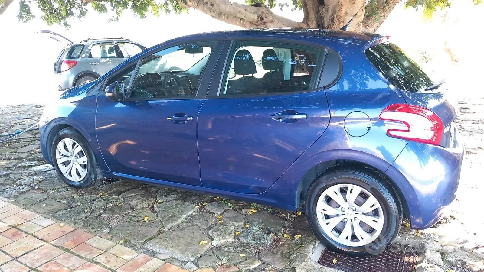 Peugeot 208 2015 photo 4