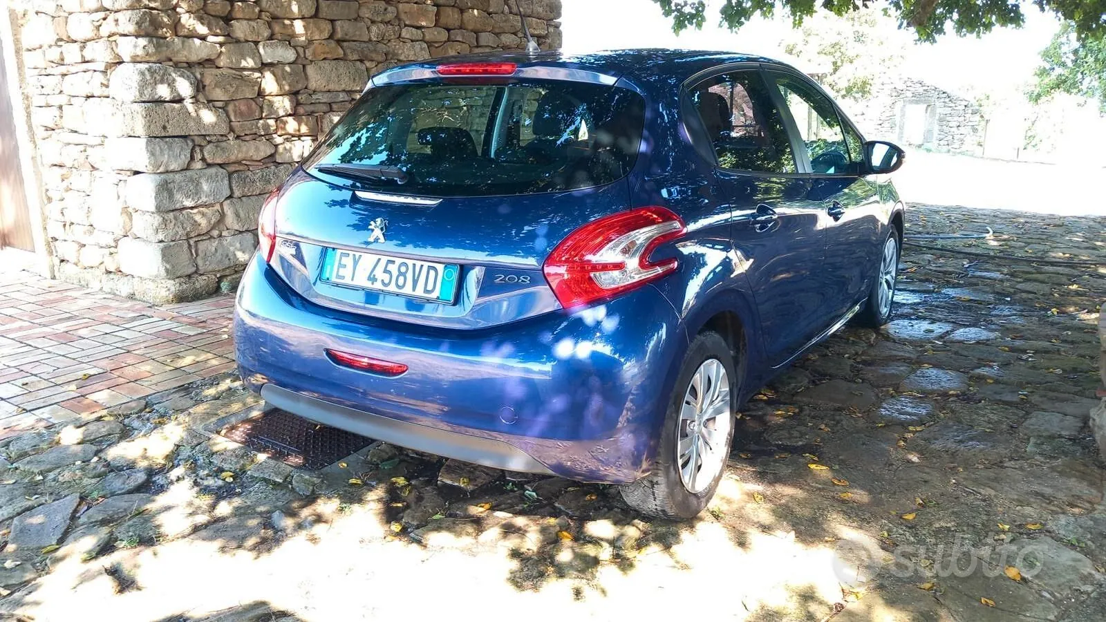 Peugeot 208 2015 photo 3