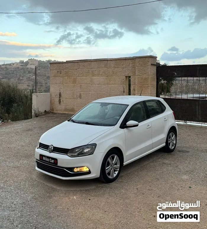 Volkswagen Polo 2015 photo 2