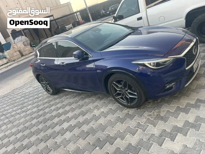 Infiniti Q30 2017 photo 3