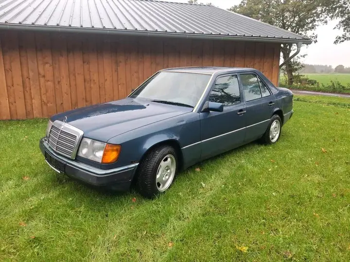 Mercedes-Benz W124