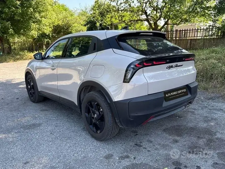 Alfa Romeo Junior 2025 photo 3