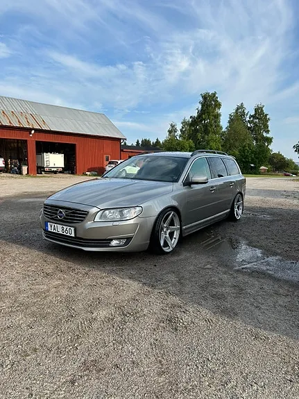 Volvo V70 2016 photo 2