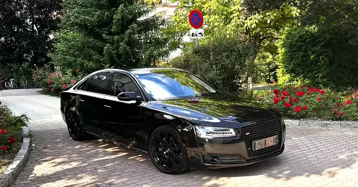 Audi A8