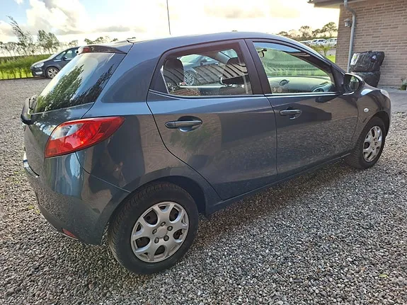 Mazda 2 2008 photo 4