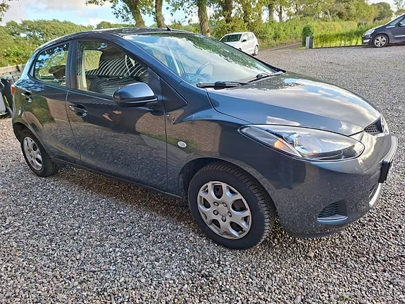 Mazda 2 2008 photo 3