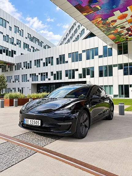 Tesla Model 3 2022 photo 3