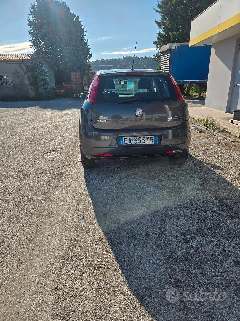 Fiat Grande Punto 2009 photo 3