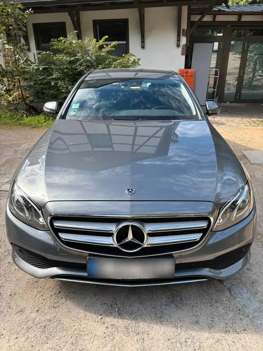 Mercedes-Benz E 200