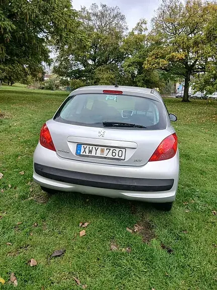 Peugeot 207 2006 photo 2