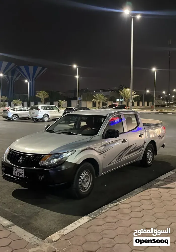 Mitsubishi L200 2016 photo 2