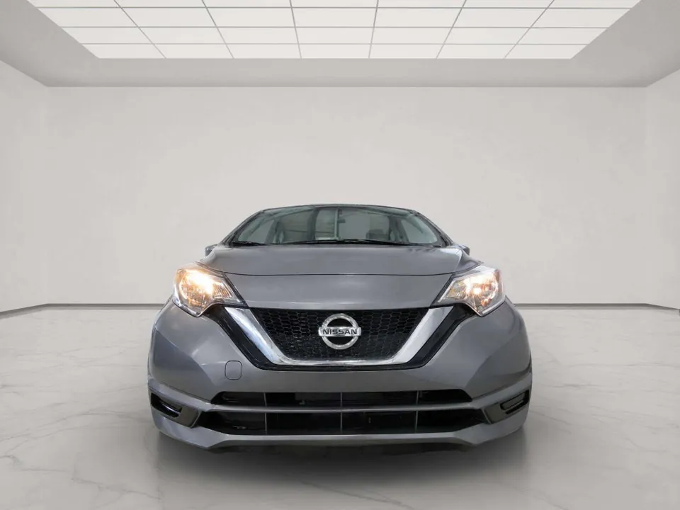 Nissan Versa 2018 photo 2