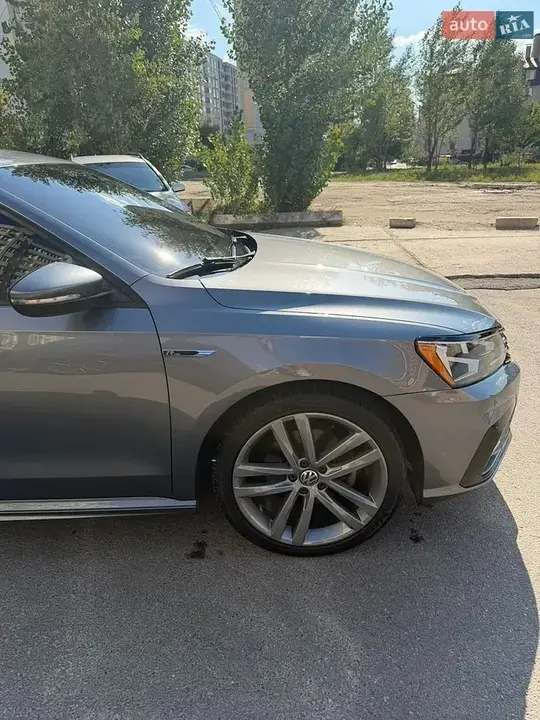 Volkswagen Passat 2018 photo 4