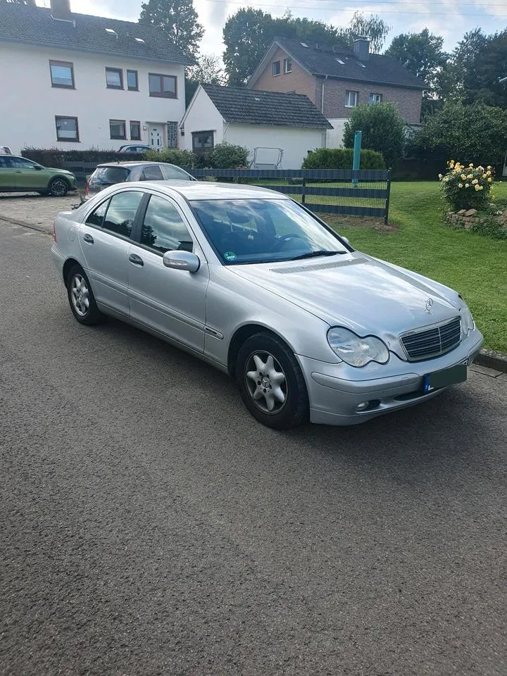 Mercedes-Benz W203