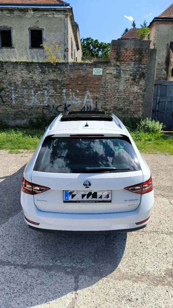 Skoda Superb 2018 photo 3