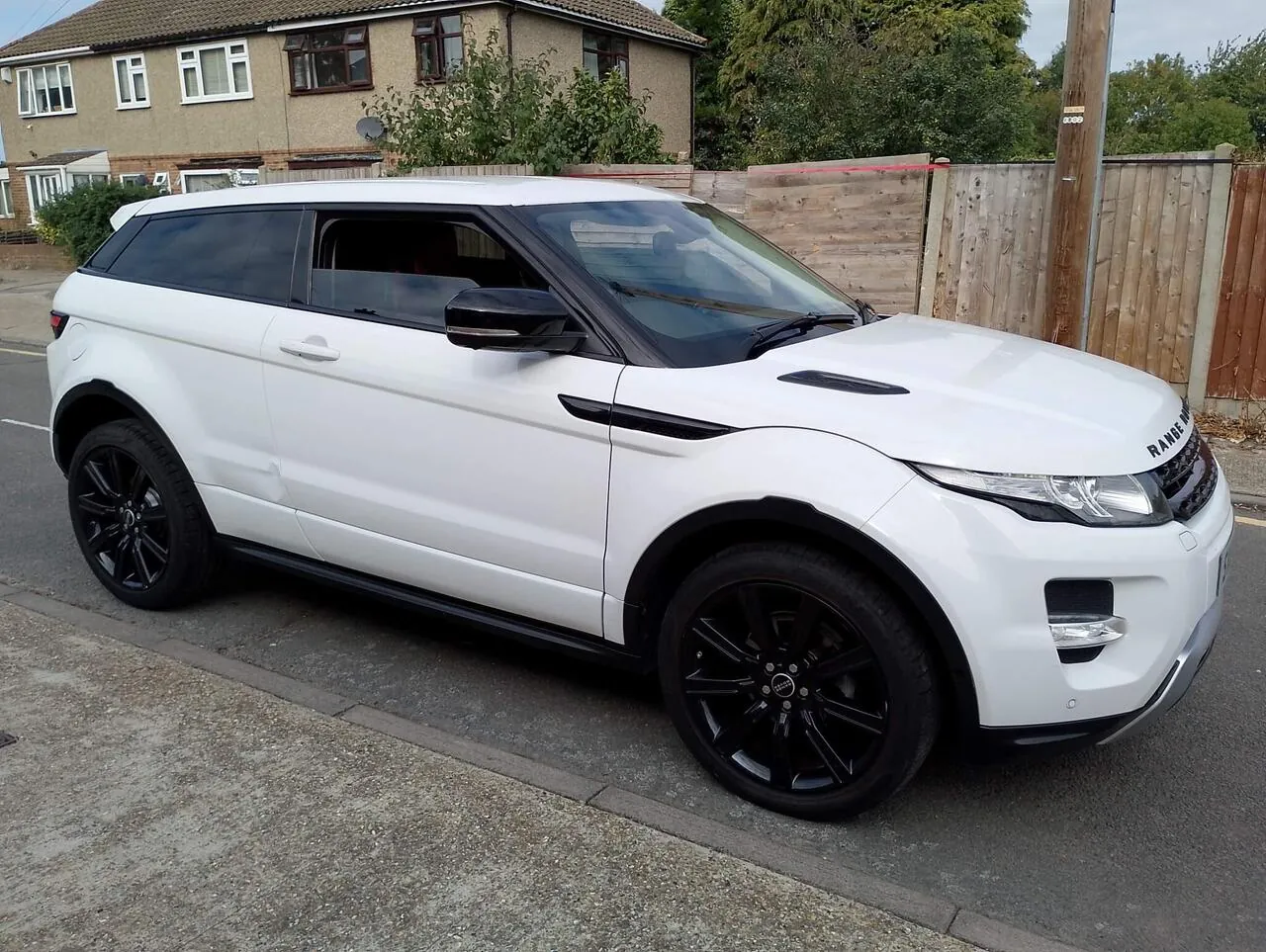 Land Rover Range Rover Evoque 2011 photo 3
