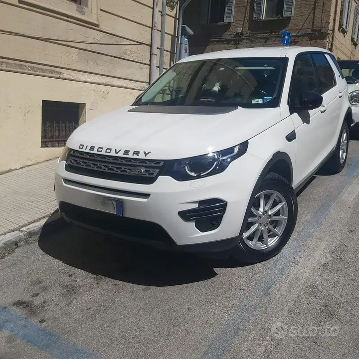 Land Rover Discovery Sport 2016 photo 2