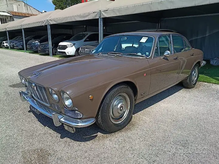 Jaguar Xj6