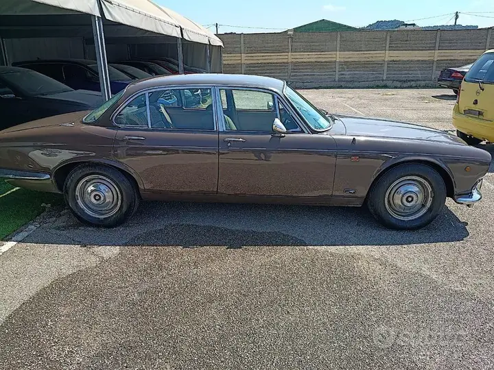 Jaguar Xj6 1971 photo 3