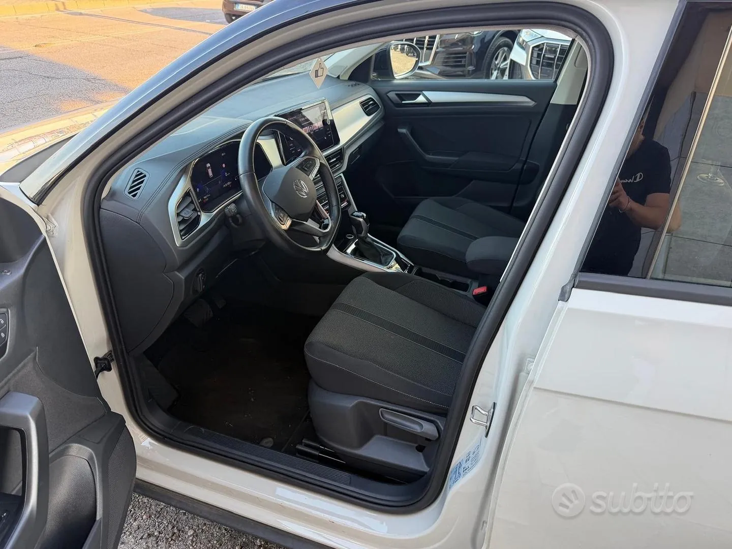 Volkswagen T-Roc 2023 photo 4