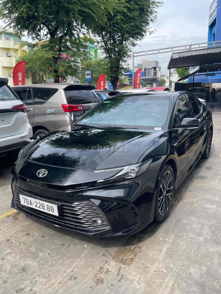 Toyota Camry 2025 photo 2