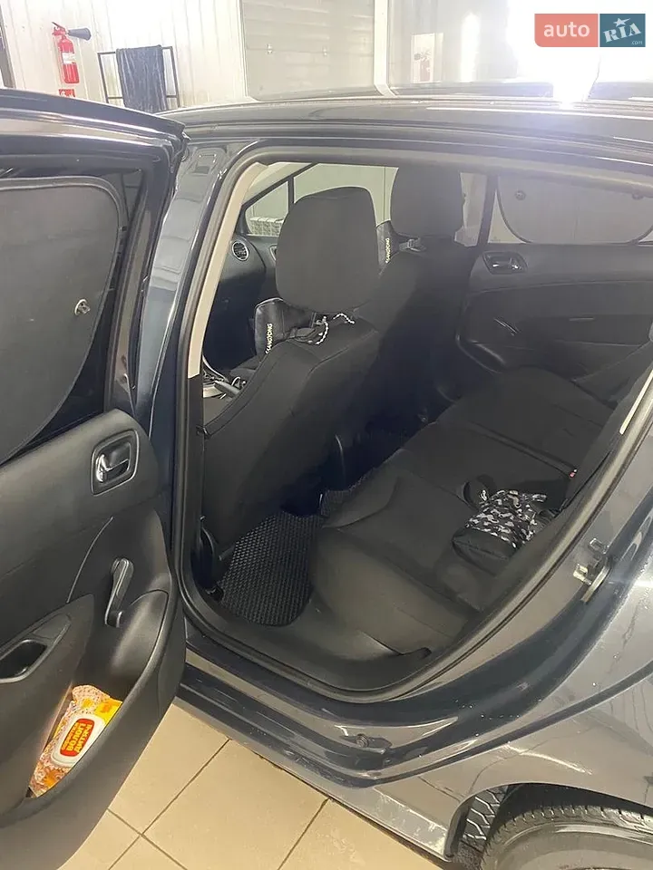 Peugeot 308 2011 photo 5