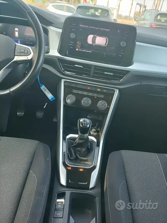 Volkswagen T-Roc 2023 photo 5