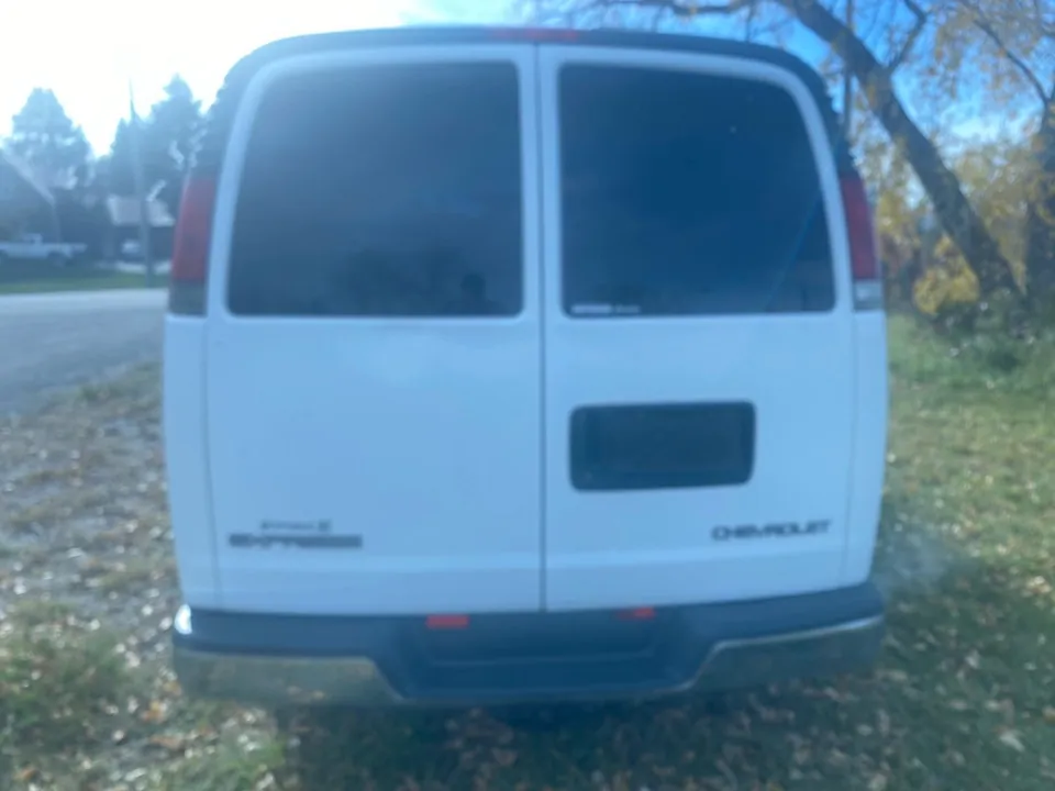 Chevrolet Van 2001 photo 4