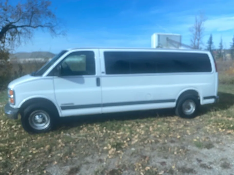 Chevrolet Van 2001 photo 3