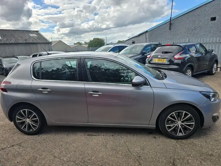 Peugeot 308 2016 photo 3