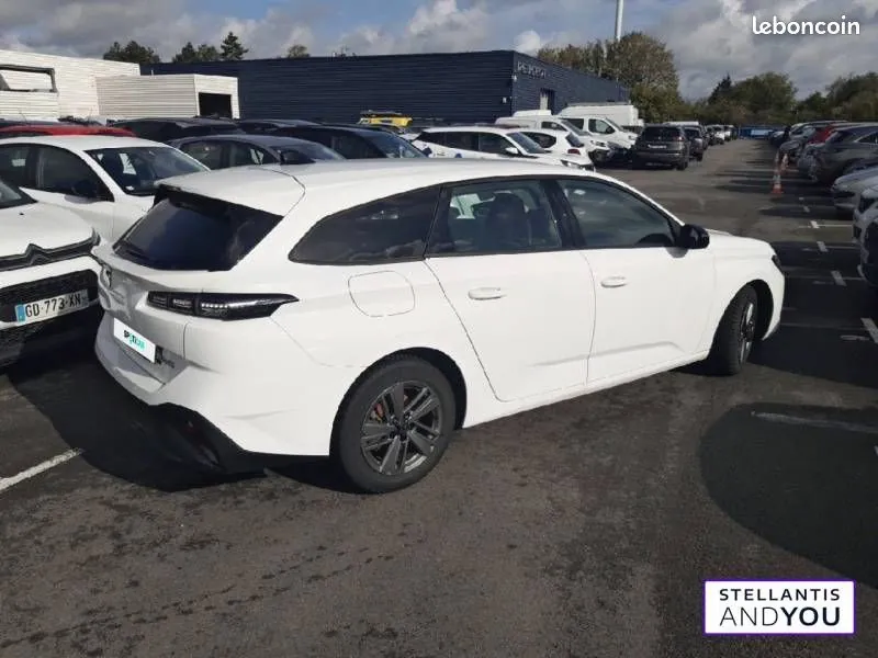 Peugeot 308 2022 photo 3