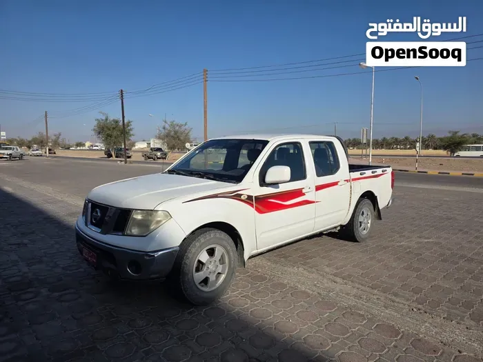 Nissan Navara 2013 photo 2