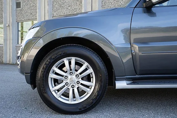 Mitsubishi Pajero 2015 photo 4