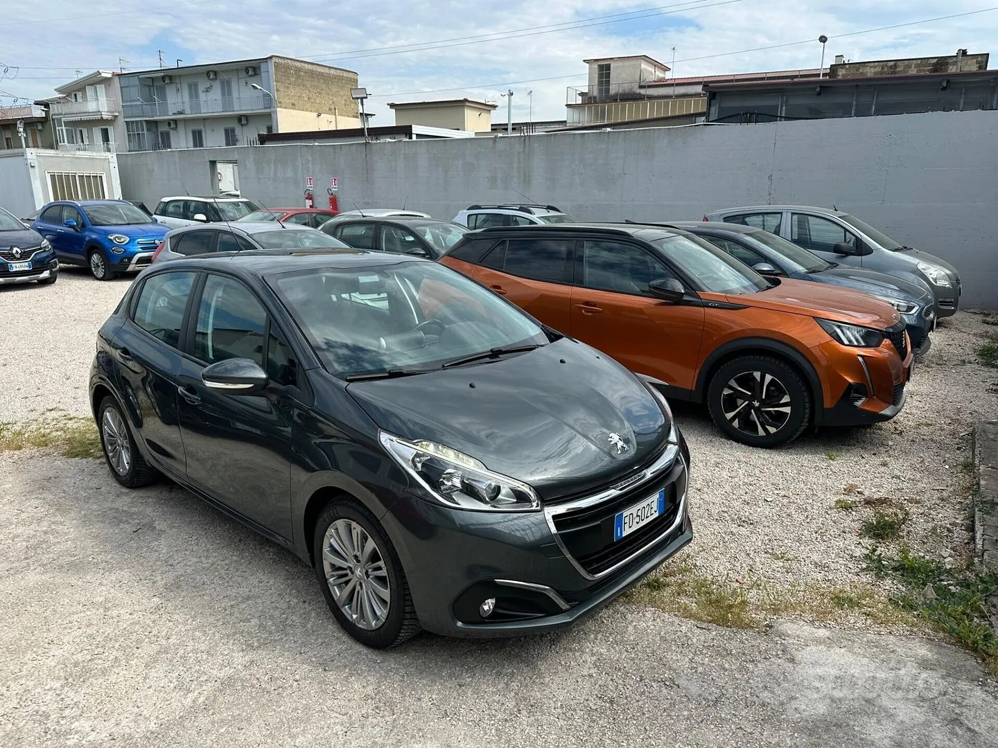 Peugeot 208 2016 photo 2