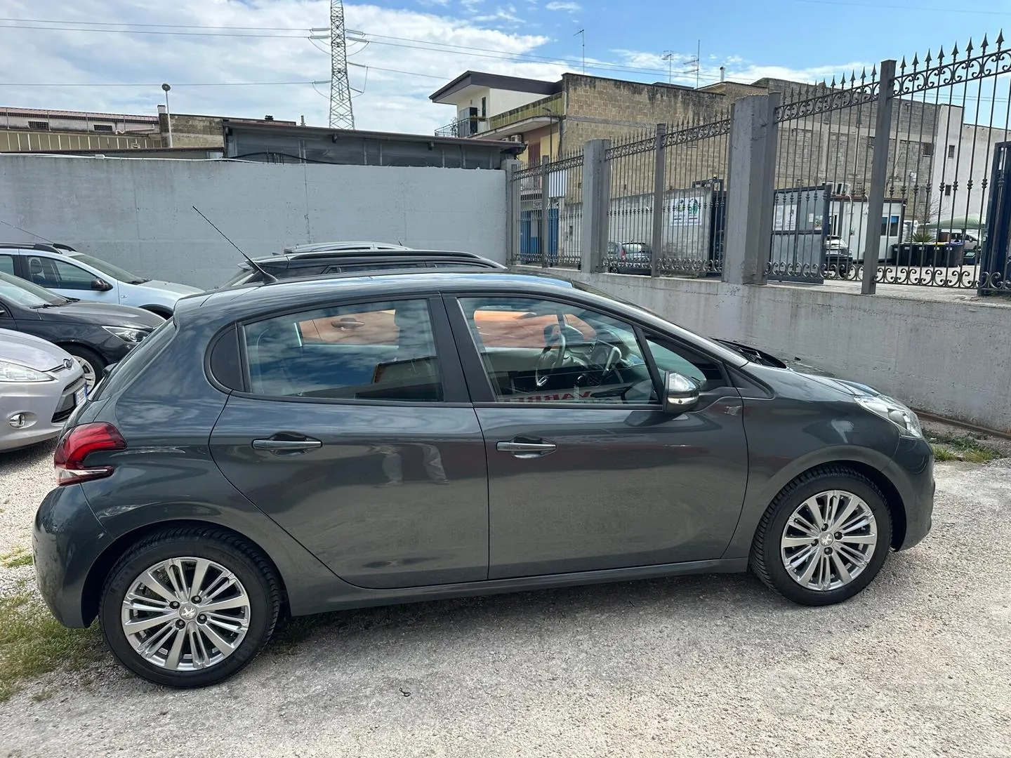 Peugeot 208 2016 photo 3