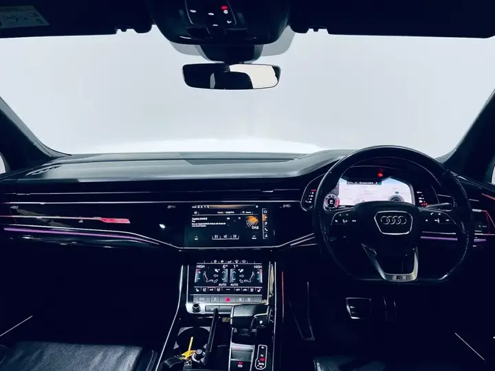 Audi Q7 2020 photo 2