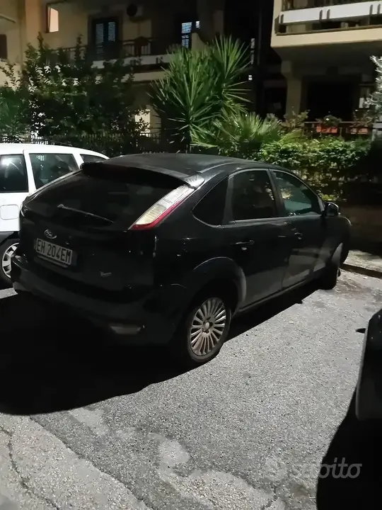 Ford Focus 2011 photo 2