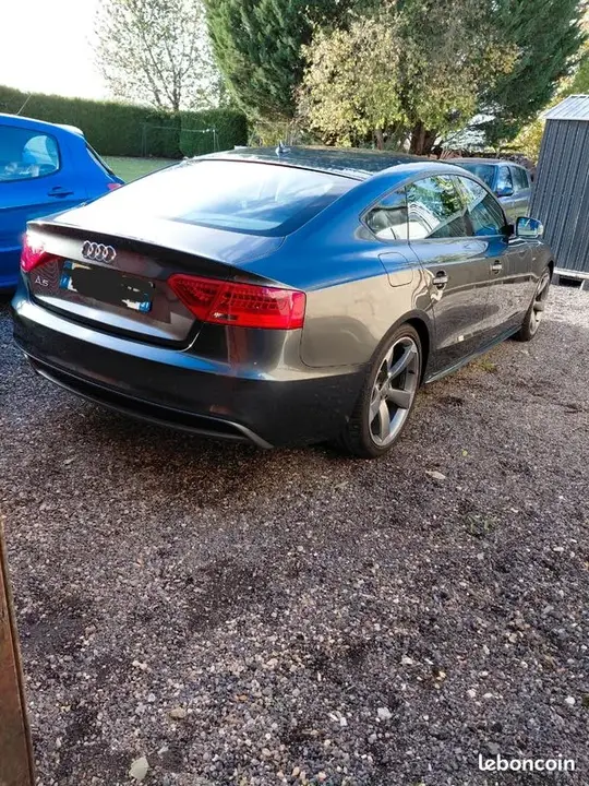 Audi A5 2012 photo 2