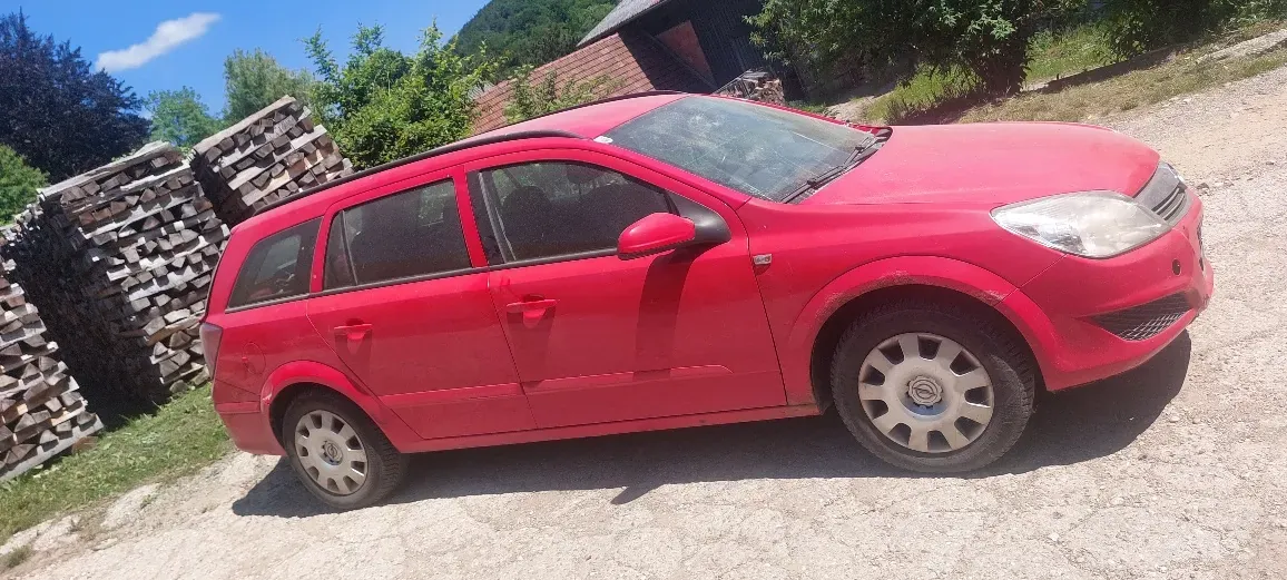 Opel Astra 2009 photo 3