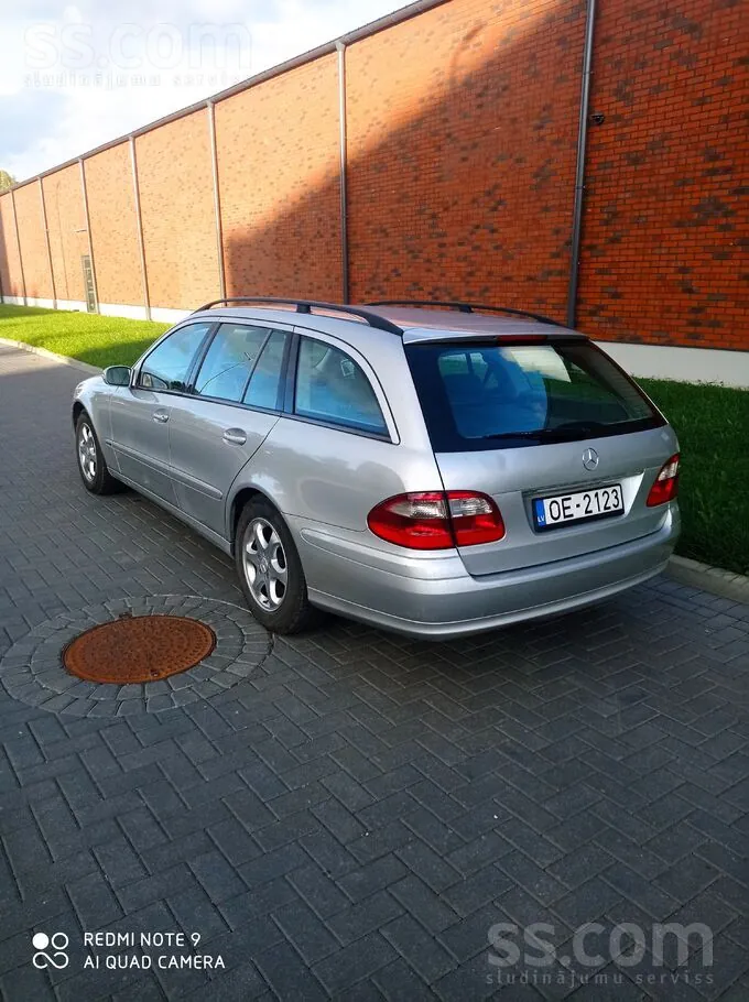 Mercedes-Benz E220 2003 photo 3