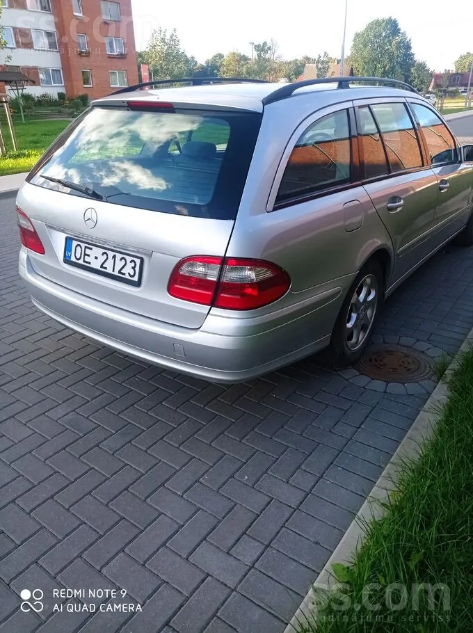 Mercedes-Benz E220 2003 photo 5