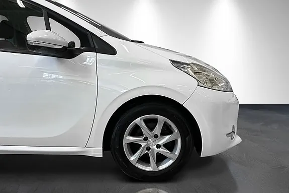 Peugeot 208 2014 photo 4