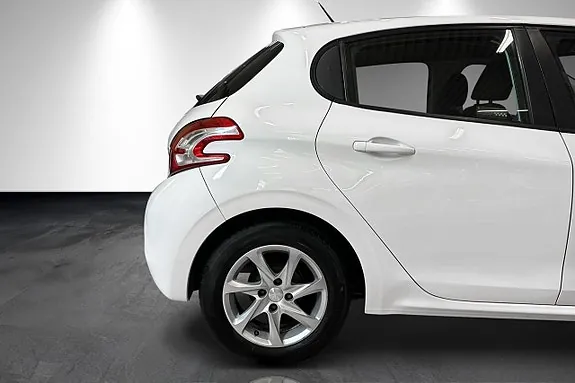 Peugeot 208 2014 photo 5