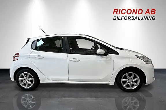 Peugeot 208 2014 photo 3