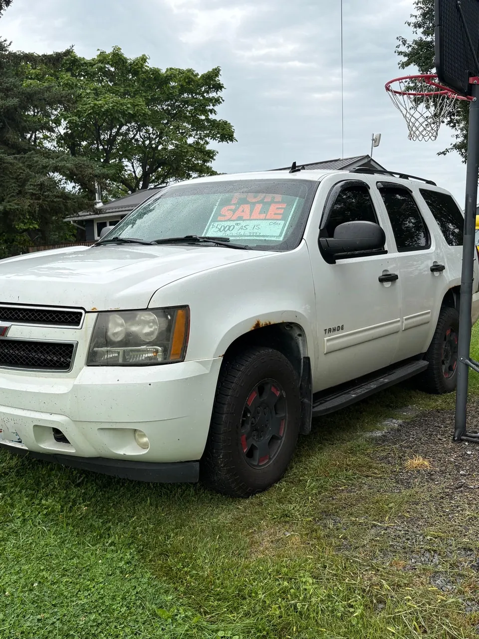 Chevrolet Tahoe 2012 photo 2