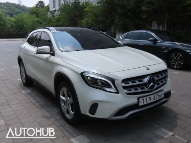 Mercedes-Benz Gla Class 2018 photo 2