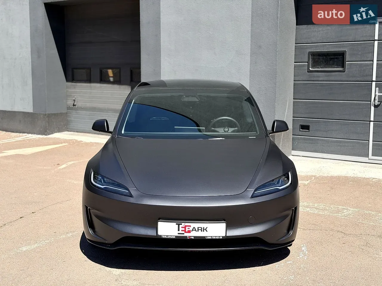 Tesla Model 3 2024 photo 3