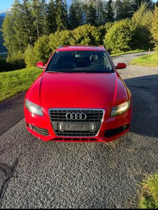Audi A4 2011 photo 2